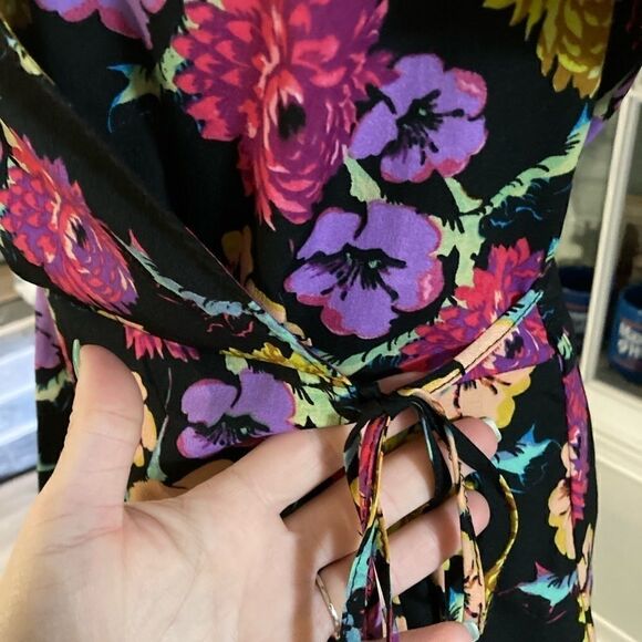 Topshop Floral Silk Wrap Top Size 6 Black with Floral Print - Picture 3 of 10